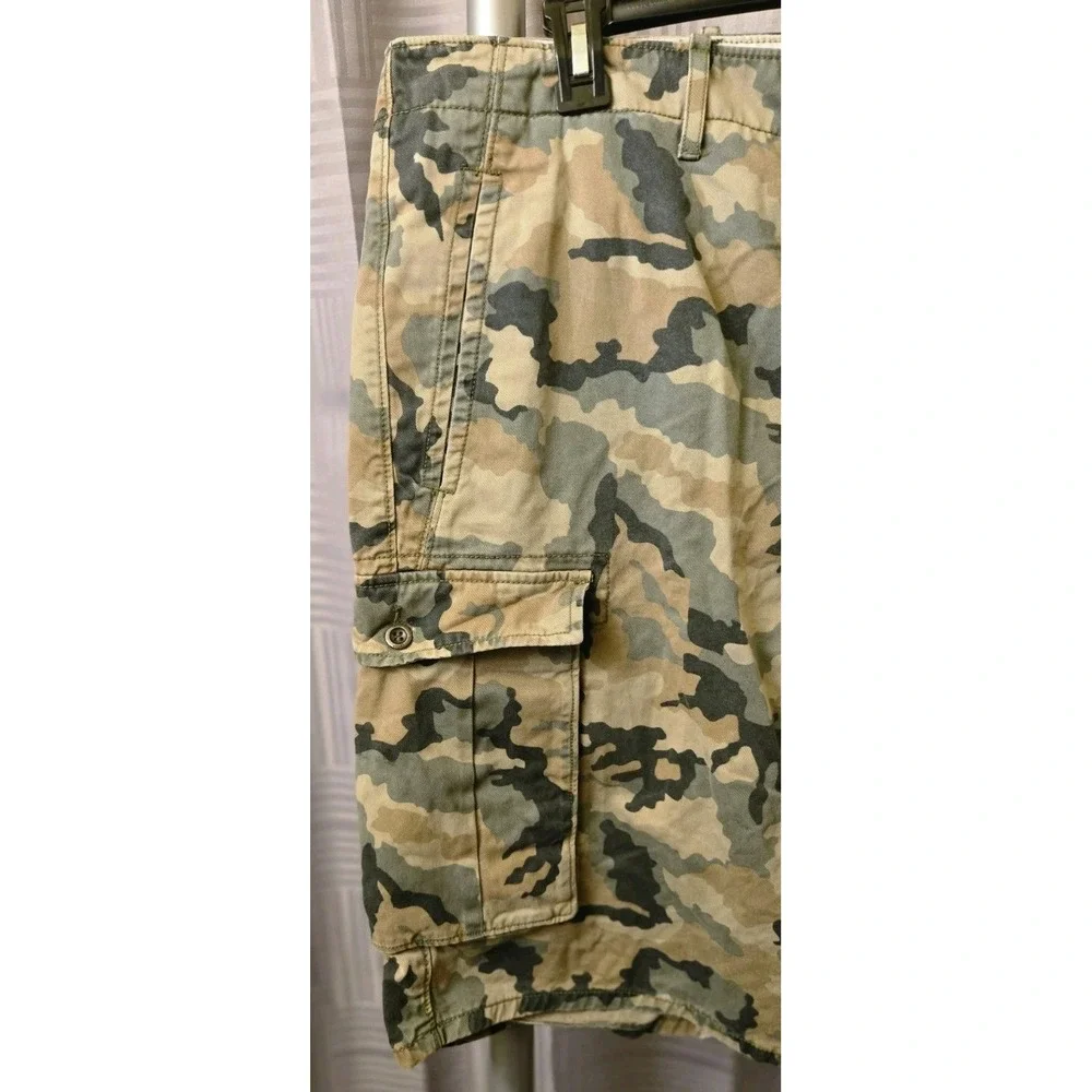 Levis Camouflage Green Jean Shorts Mens Denim‎ Medium 38x10.5